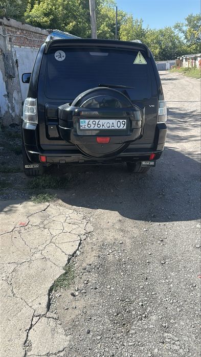 Продою поджеро 4