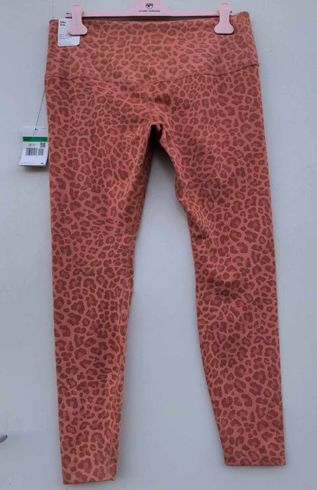 Nike оригинален дамски клин нов  Л размер