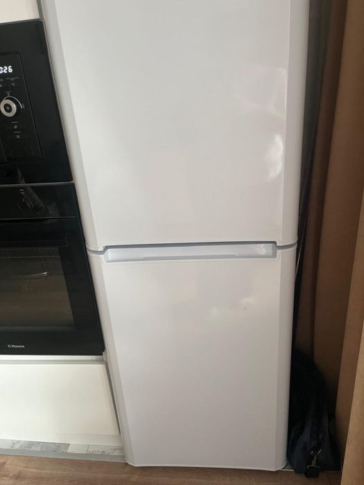 Холодильник indesit