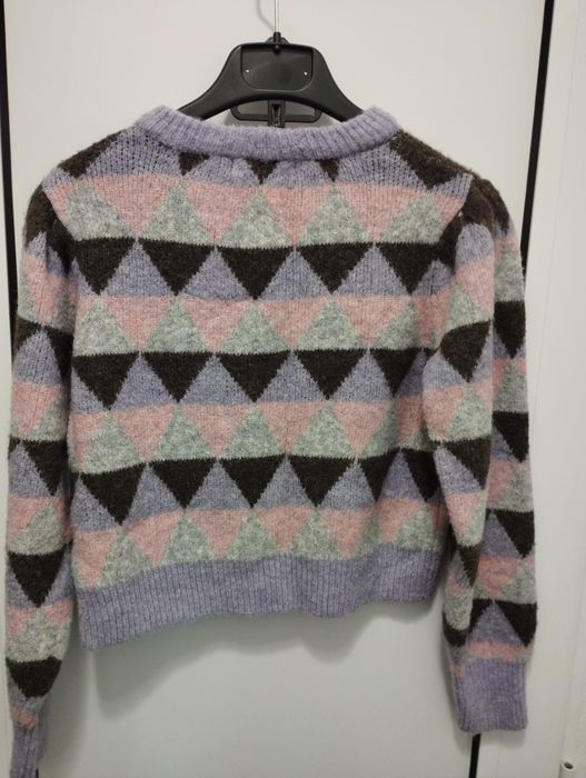 Топъл зимен пуловер на Bershka