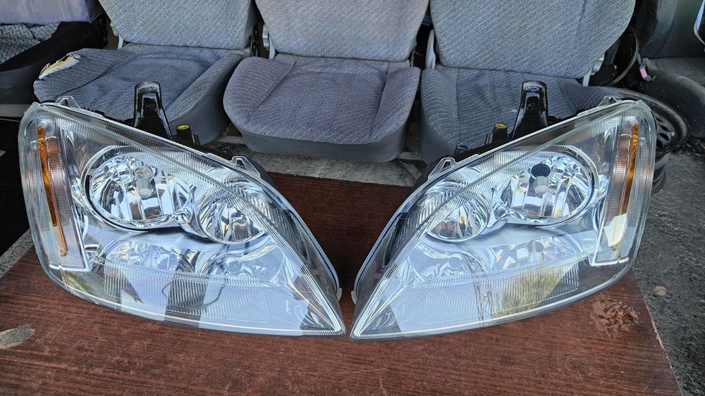 Фарове за Ford Focus C-Max (Hella)до 2007г.