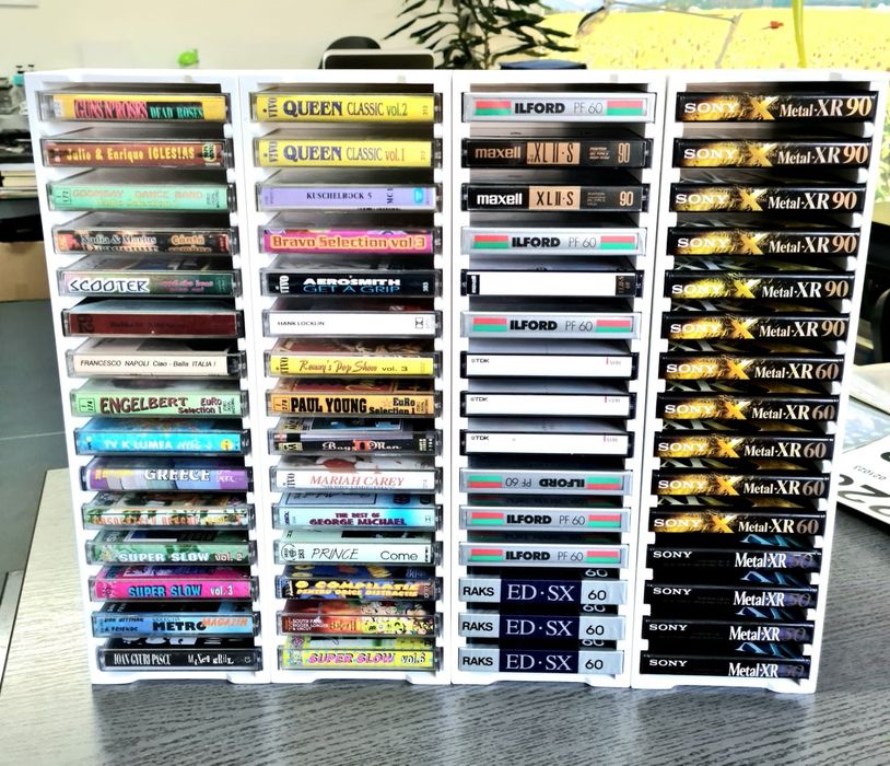 Suport casete audio.