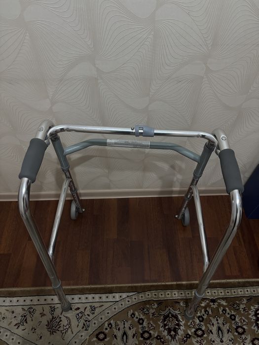 Ходунки для пожилых и людей с ограниченной подвижностью