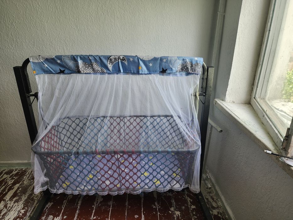 Tebranadigan Kravat belgashtak  chaqaloq uchun