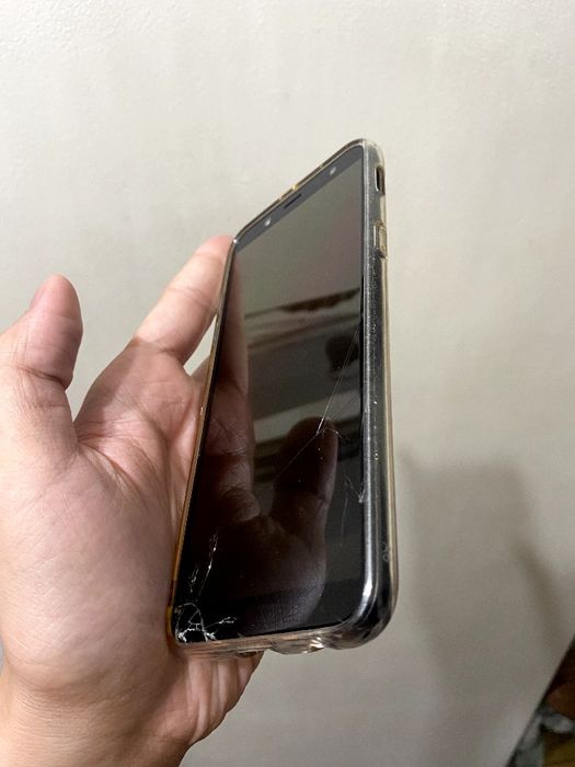 Samsung Смартфон Samsung Galaxy A6 2018 года 32GB черный