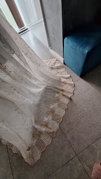 Vând perdea in stare foarte buna
