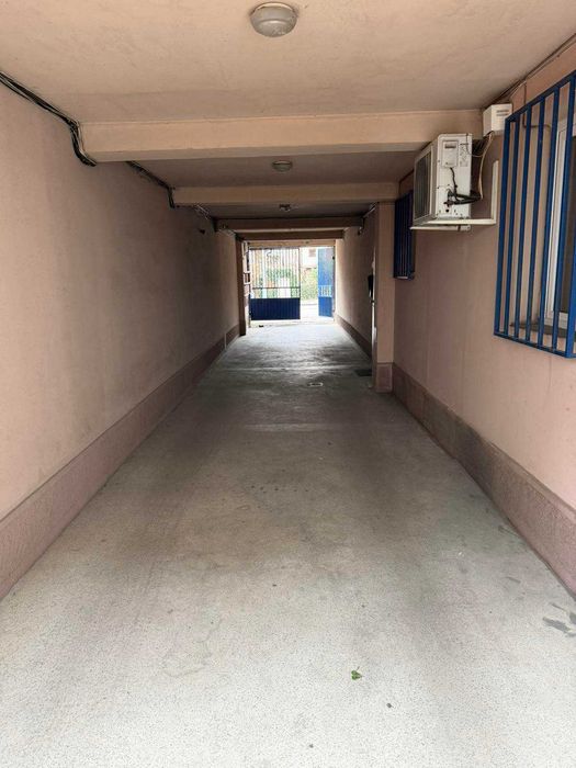 Тристаен апартамент с гараж до ВМИ