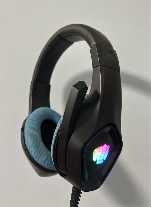 Ps4 slim, 2контролера, 6игри+(подарък) слушалки FURY PHANTOM NFU-1679