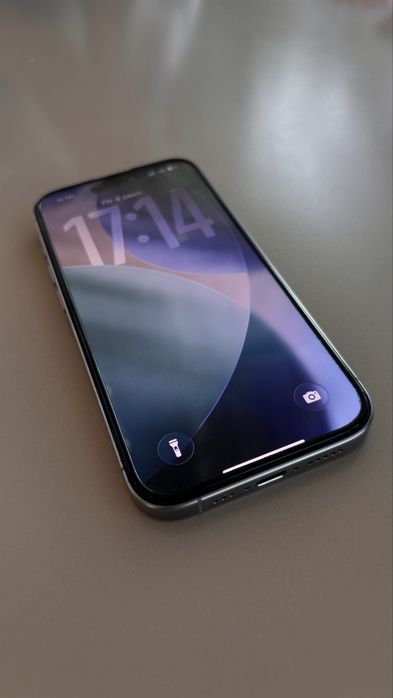 Продам IPhone 15 pro 256гб