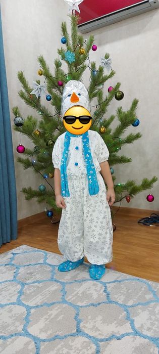 Продам новогодний костюм Снеговик