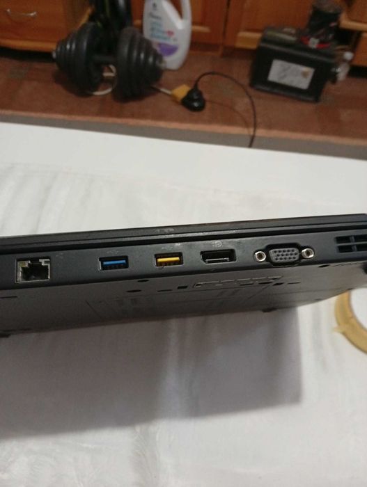 продавам лаптоп Lenovo т420 работи