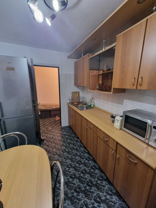 Inchiriez apartament 2 camere, Resita, zona Lunca, langa Politie