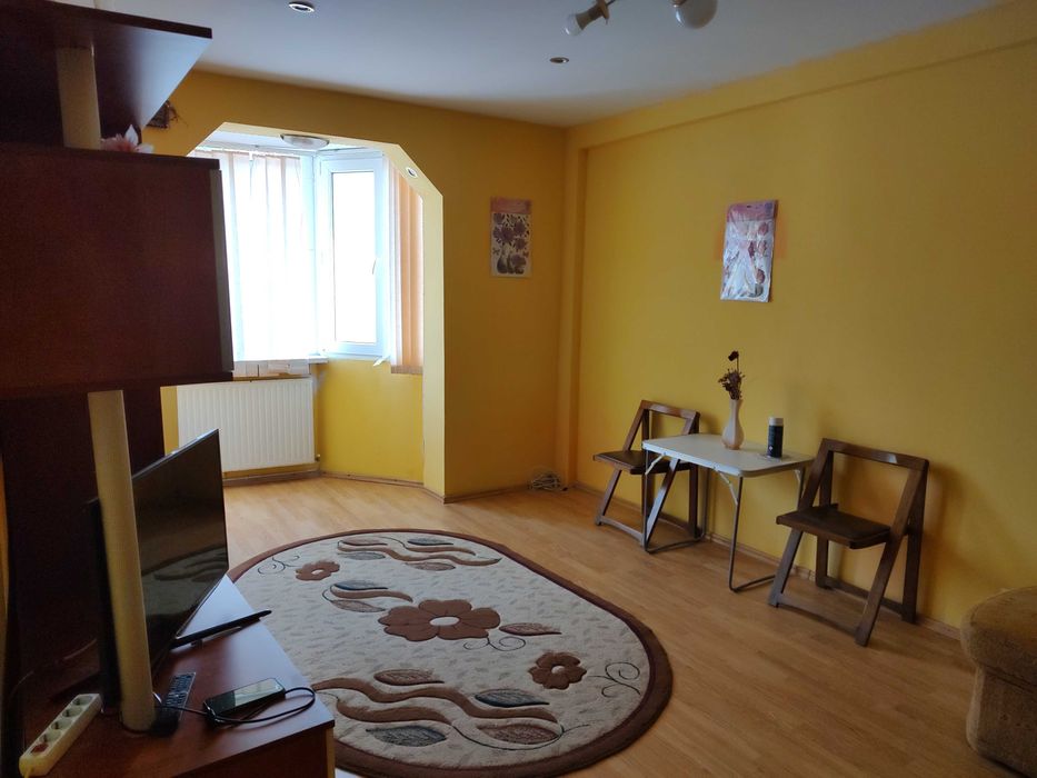 Închiriez apartament cu 2 camere – Zona Noua, vedere la lac