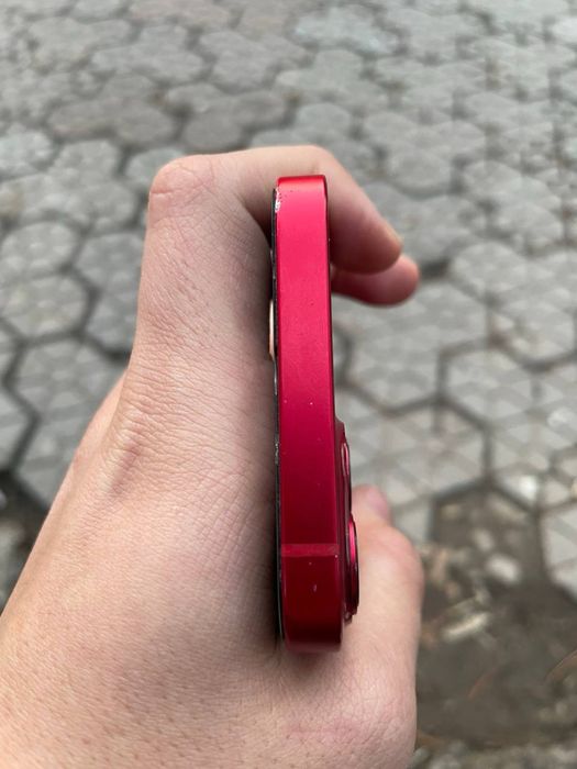 Iphone 13 красный