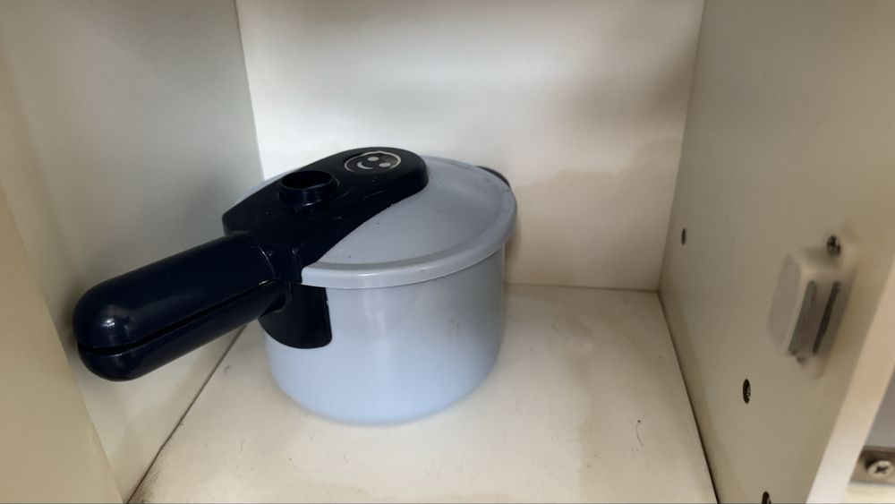 Детская кухня с набором посуды