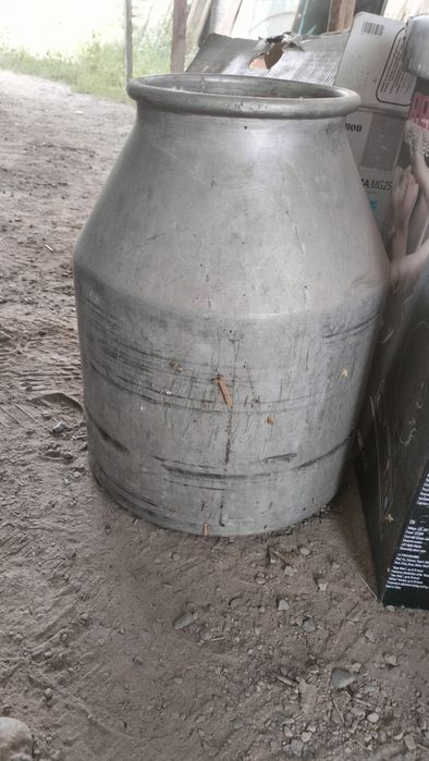 Продам алюминиевый битон.