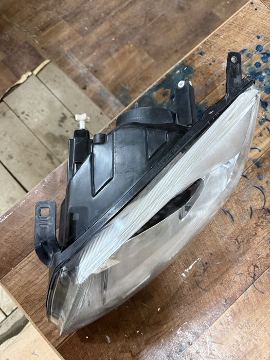 Фара гранта левая