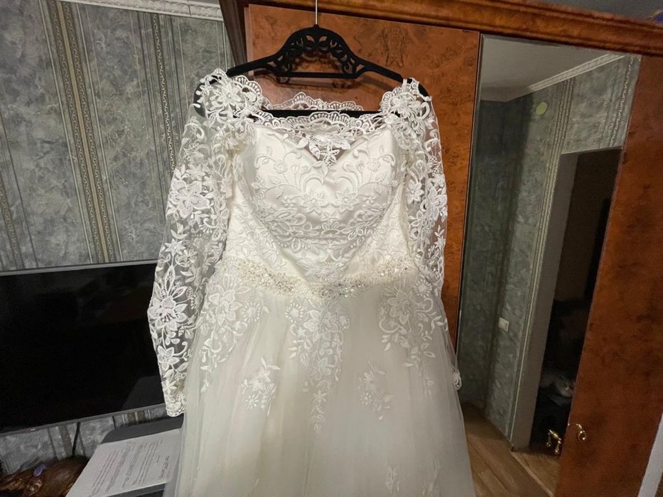 Продам свадебное платье 46-48 размера
