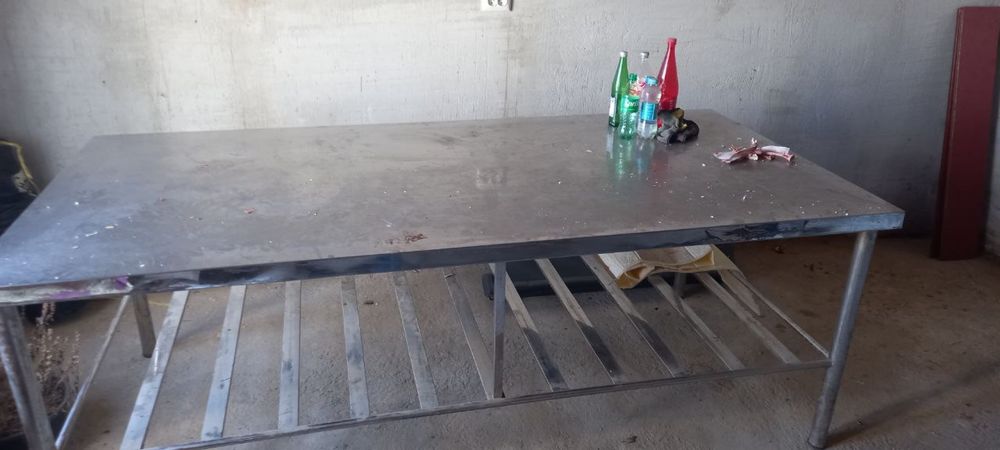 Oshpaz uchun stol b/u