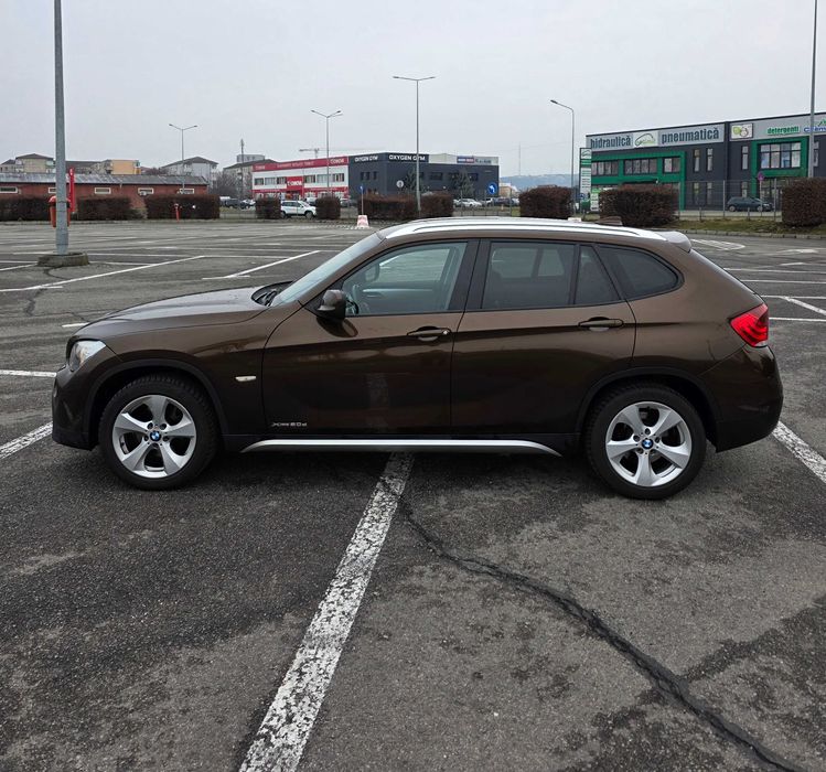 BMW X1 xDrive20d X-Line – 177 CP – Automat – Bi-Xenon - Navigație mare