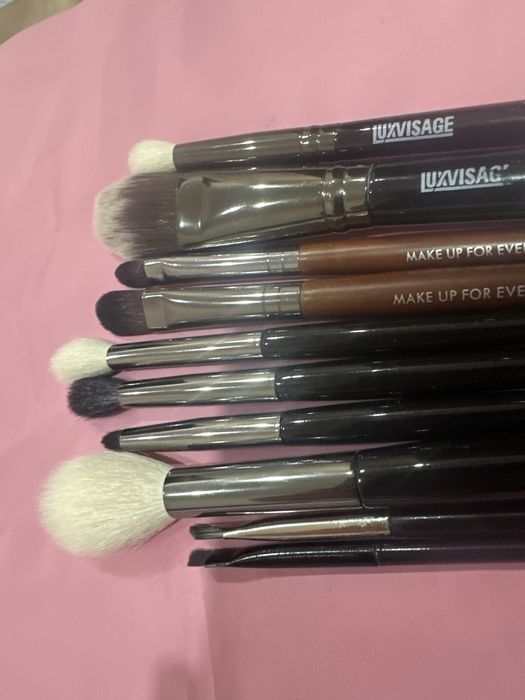 Продам дешево профессиональные кисти для макияжа