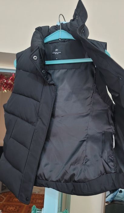 Жилетка, новая, черная