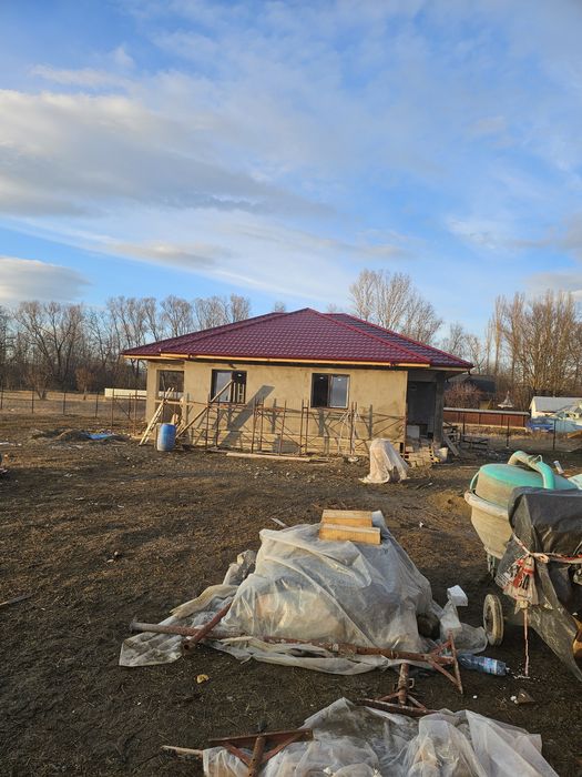 Vand casa noua , situata la 4 km de Tg.Neamt