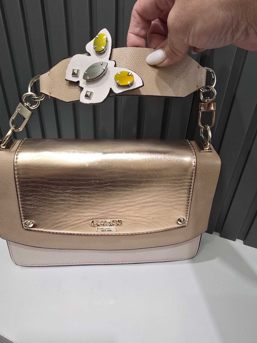 Дамска чанта Guess
