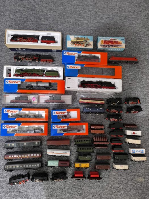 Vand locomotive, vagoane, casute scara HO