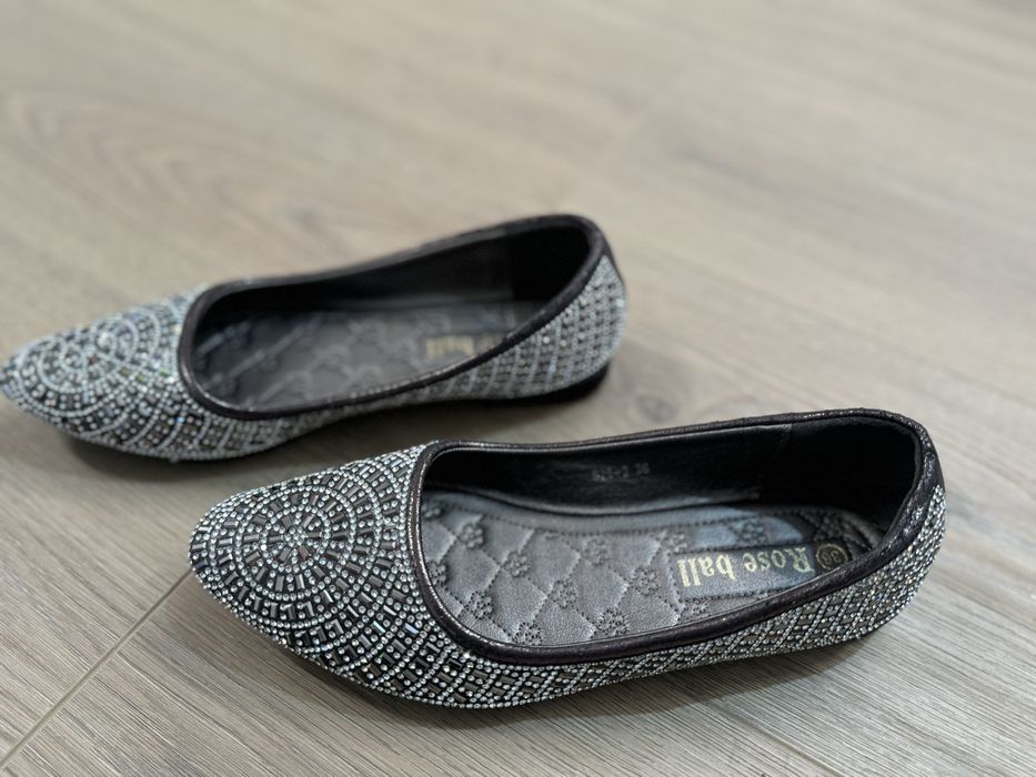 Продам балетки из бисера