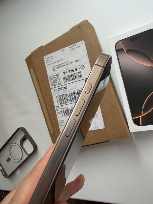 Продам Iphone 16 PRO MAX 512 гб