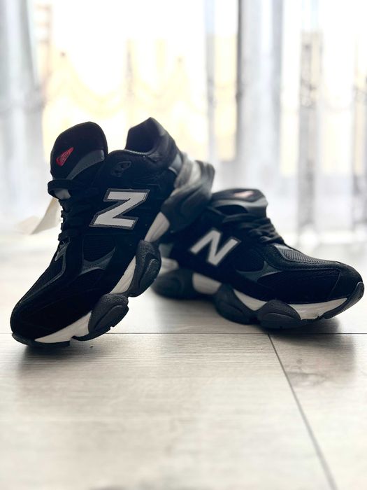Adidasi New Balance 9060