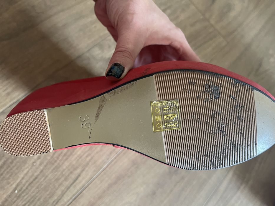 Дамски червени боти