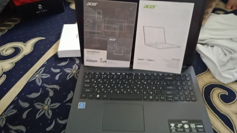 Noutbuk sotiladi acer yangi