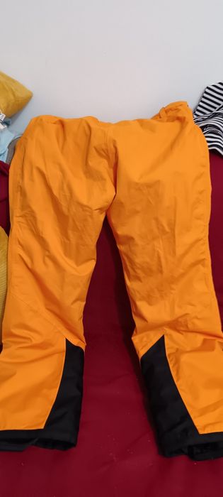 Pantaloni schi portocalii