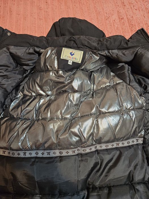 Продам детскую куртку