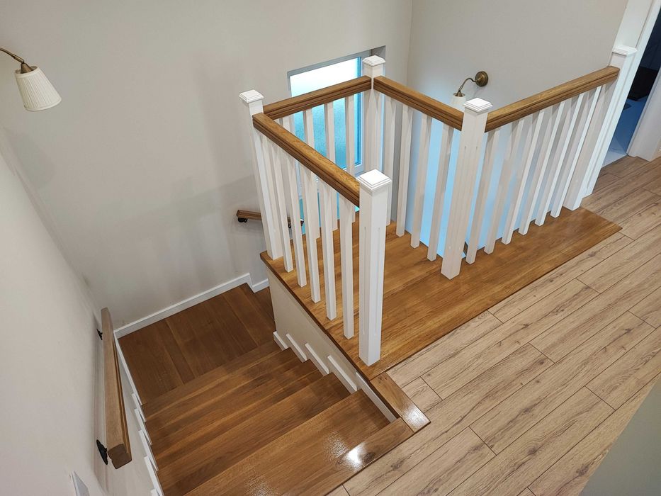 Scări interioare, trepte din lemn masiv