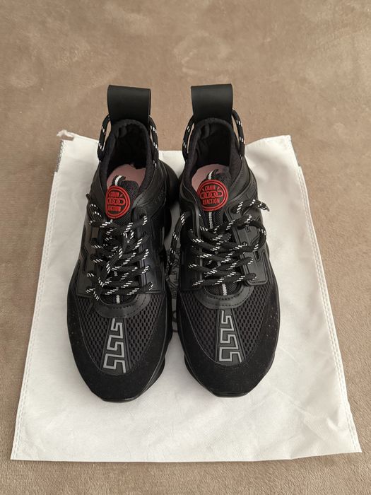 Adidasi Versace chain reaction