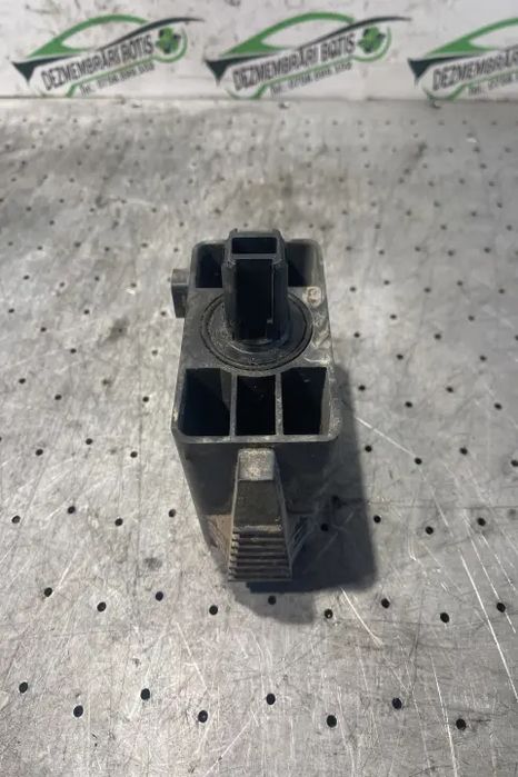 Suport prag pentru cric spate dreapta A 167 698 40 00 Mercedes-Benz