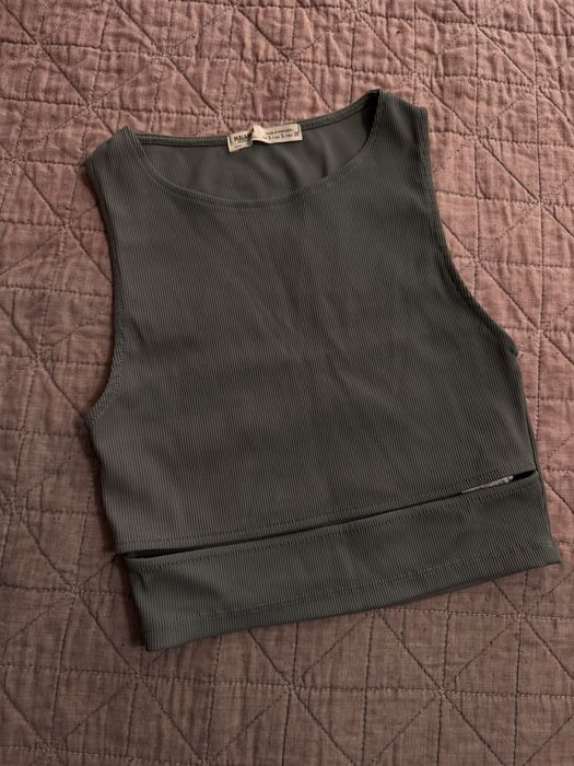 Pull&Bear зелен потник/ топ crop