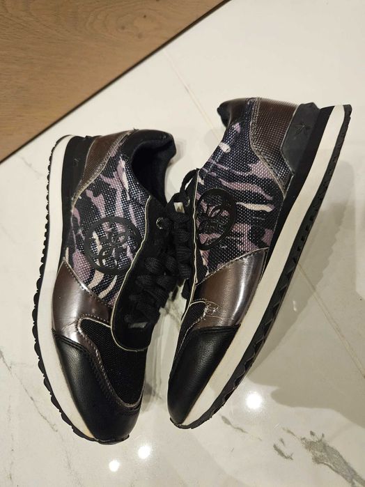 Guess оригинални/ 37