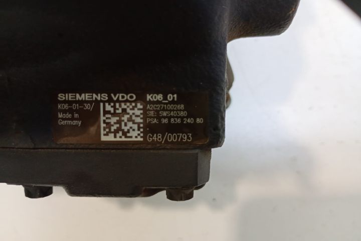 Pompa  inalta presiune 2.0 d 9683624080 Ford Kuga prima generatie ser