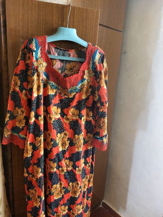 Модное, штапельное с вышивкой платье