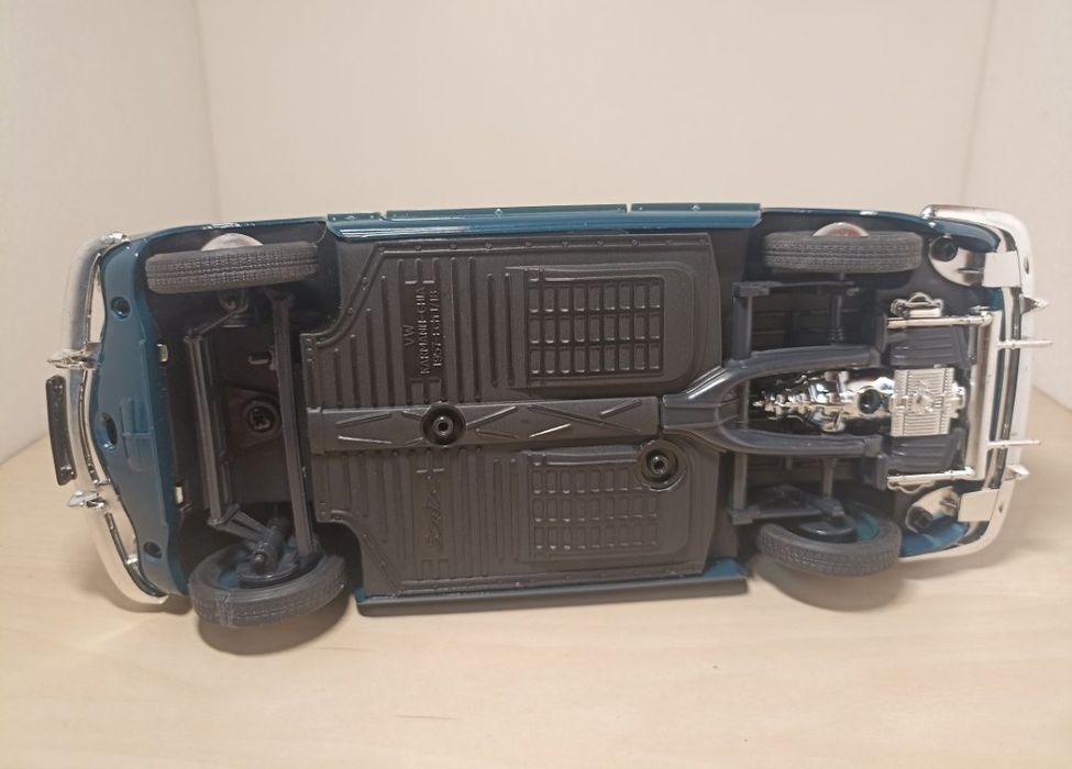 VW Karman 
Scara 1:18
Solido 

Pozele reflectă realitatea. Se vinde ex