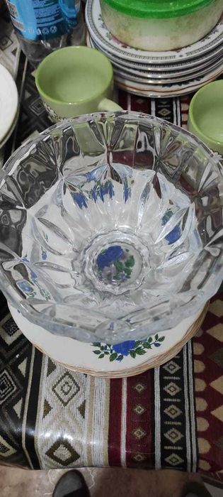 Продам красивую вазу