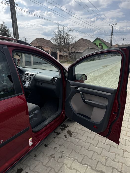Volkswagen cross touran