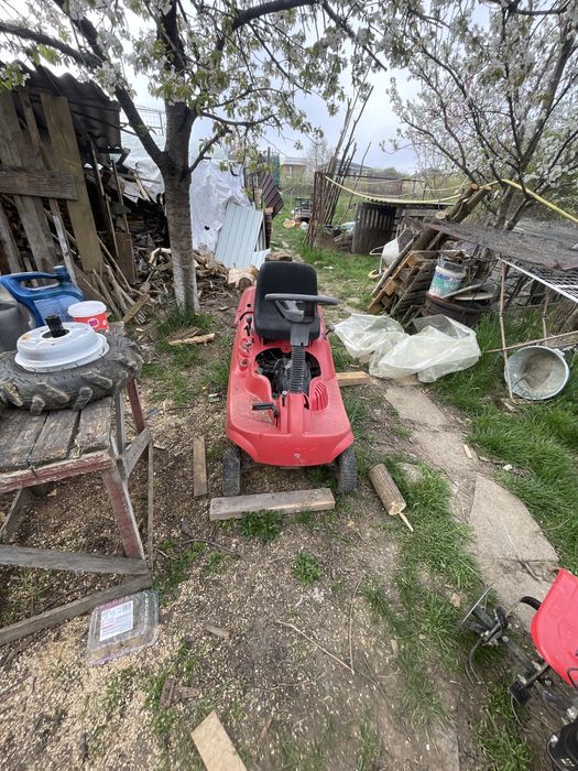 Masina de cosit iarba