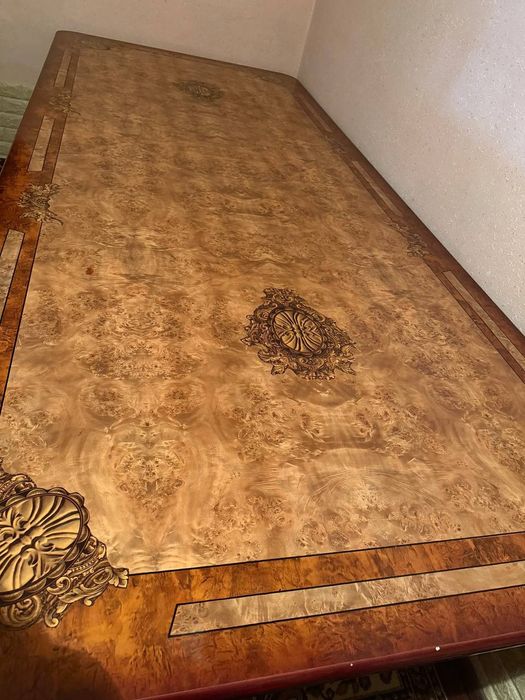 Продается стол на 10 человек