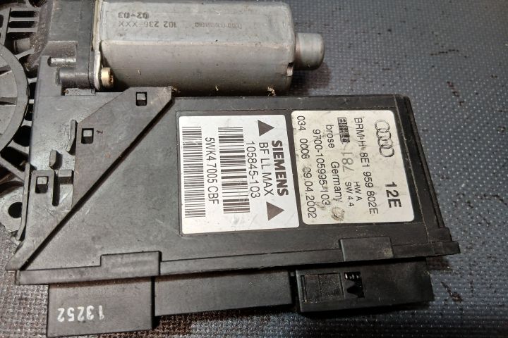 Motoras macara geam fata dreapta 8E1959802E 0130821764 8E1959802E 013