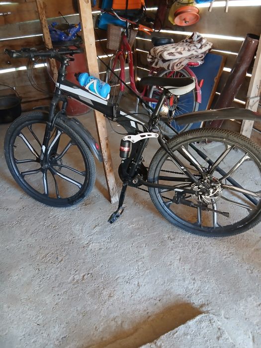 Bicicleta nu merge schimbătoarele bicicleta și boxele.800.lei. 0783031582